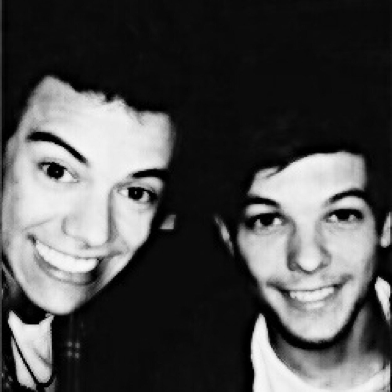 follow @CHANLOLZ bc larry is totally obviously fucking real