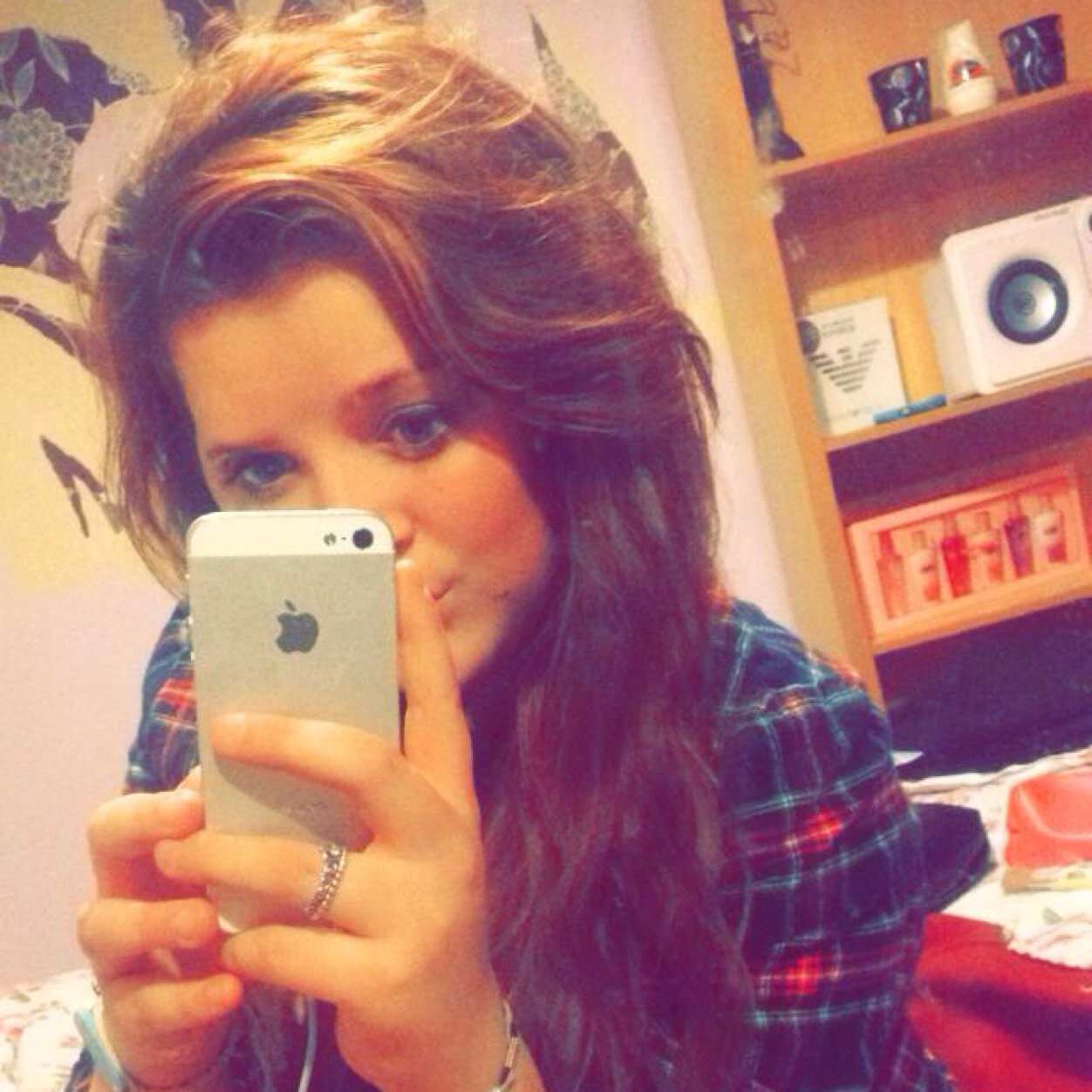 Follow me and ill follow back:*