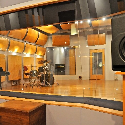 Premiere Grammy award winning recording studio serving the Pittsburgh area for over 25 years.    412-367-4888      http://t.co/GSvSWaJpRo               .