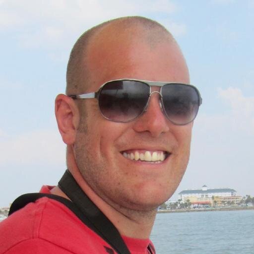 Family man, graphic designer, lover of rugby and fascinated by the internet and our interactions with it.