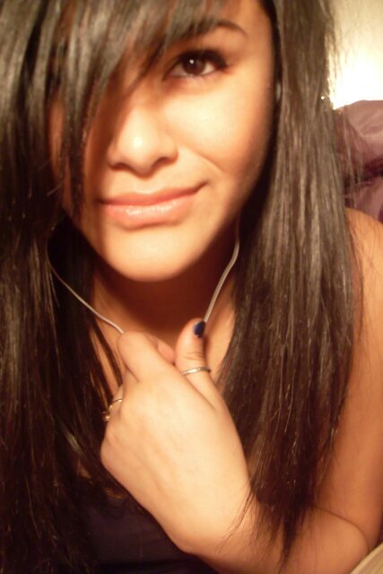 hey im jayanara just like to have fun normal girl im nice promise (follow me)