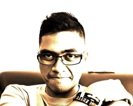 Photographer, metalhead, and Telecommunications Engineer majoring in Wireless and Optical Communications