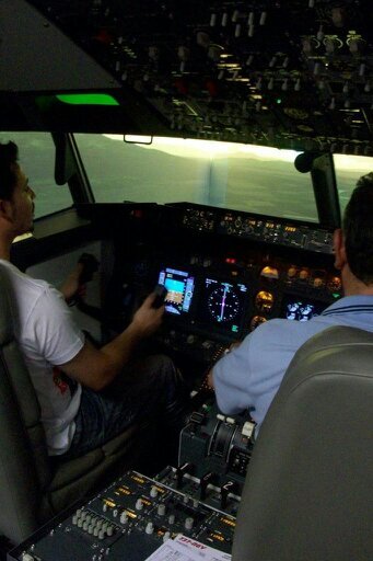 flight dispatcher,vamos a montar un centro de simulación aérea único en málaga ,participa...