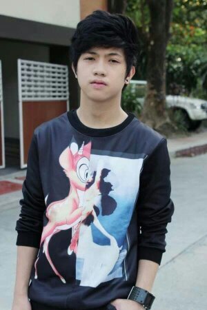 We are Born to ♥ @ranzkyle / supporting CHICSER / In love to @ranzkyle / Certified RANZTER / @ranzkyle notice usss !