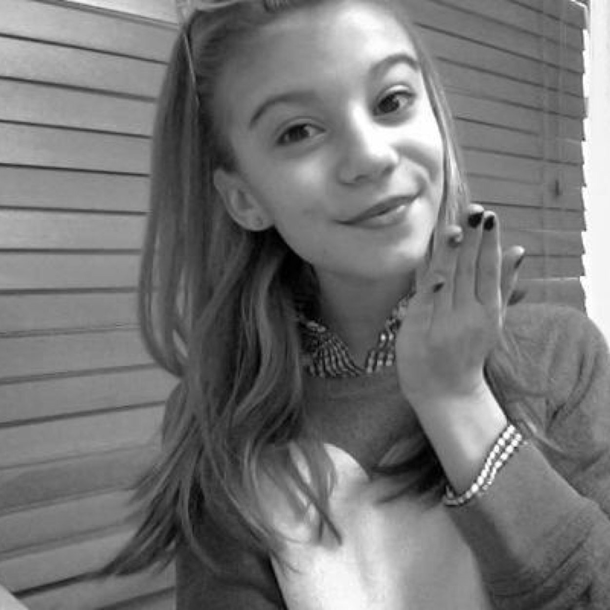 Hey im Avery Jennings my brother is @tylerrjames21 my sister is @chloejamesrpr and my dog is @stanthedog21