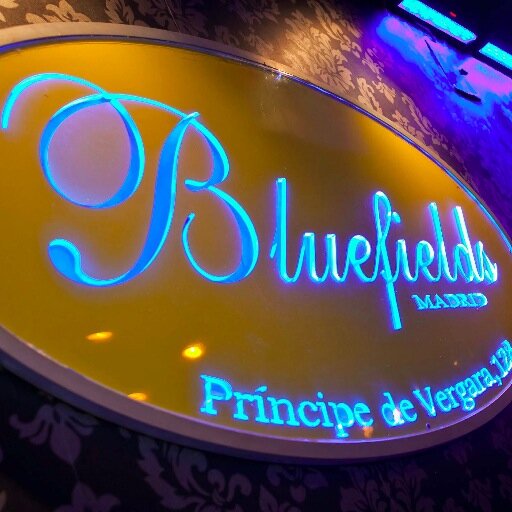 Nuestra discoteca ofrece una mezcla de la mejor musica de fiesta. Música Actual - POP - 80's y 90´s - Disco - House
 Contacto: alfonso.bluefields@gmail.com