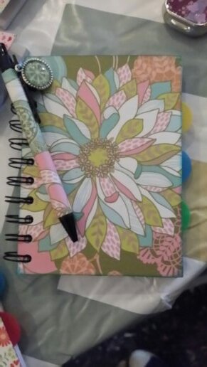 Adoro el scrapbook desde que lo descubrí yl as manualidades en general.