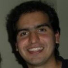 Colombiano, Administrador de Empresas, MBA de The University of Chicago Booth School of Business.