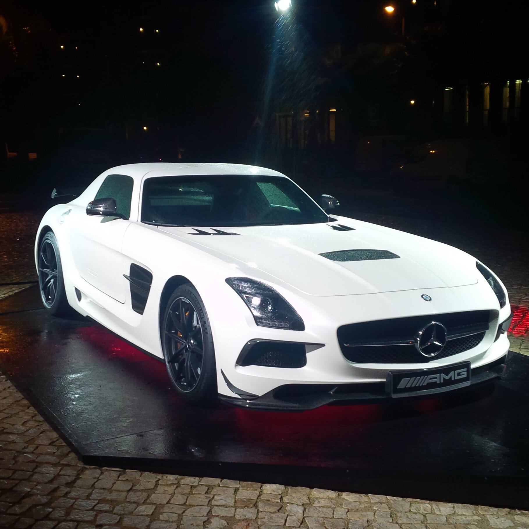 Mercedes Benz Passenger Car Sales -VIP & Local business specialist inc Company car & cash allowance drivers. Call for our latest offers 0121 7062801