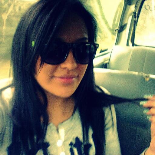 ♪esq soy soltera y hago lo q quiero ♪
                                  ツ