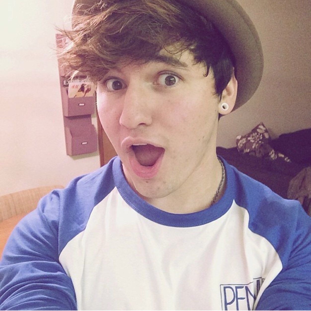 Saved account. This is pretty much just a free follow from @hottiewilkinson