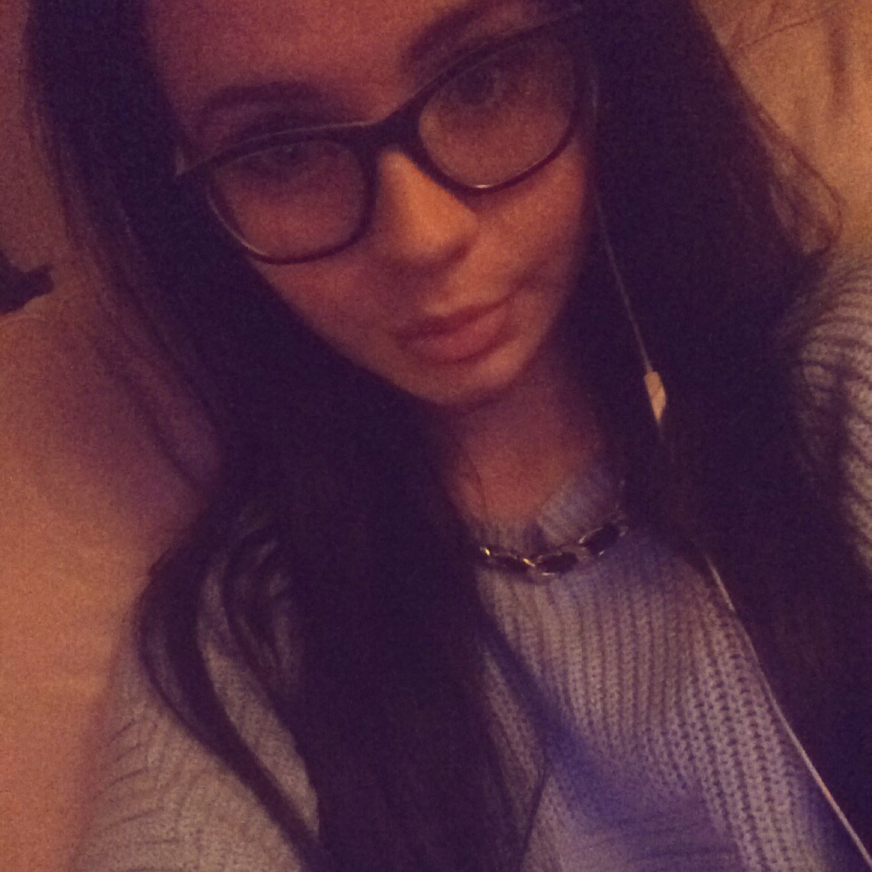 I'm 14&from Ireland:). I follow back:)follow me on instagram: niamhmccloskeyx_