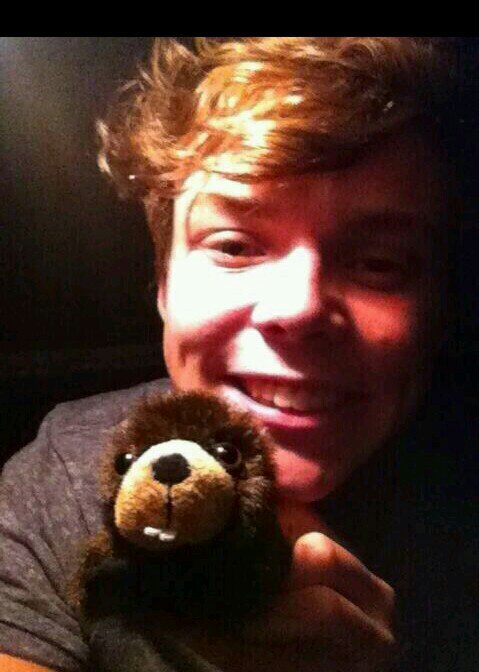 HIX go follow @Ashtonwifix she's RAD