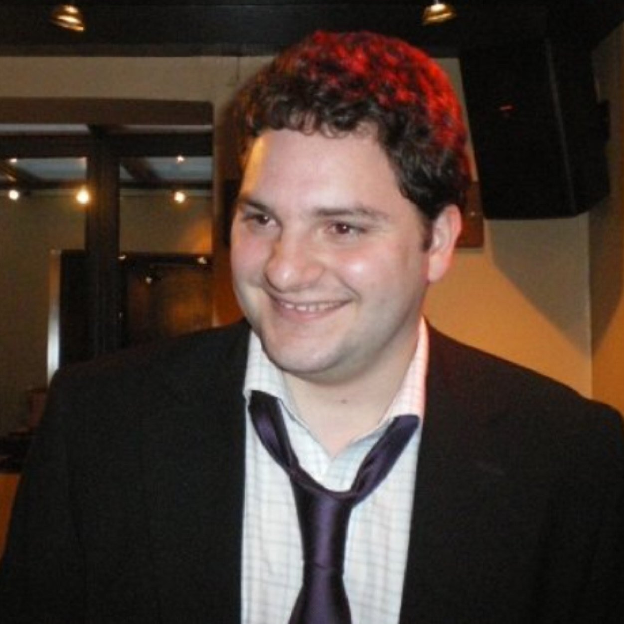 Crazy, funny, fan of comedies and netflix. ST at spurs. Pro EU. Labour. I.T. PM/BA.