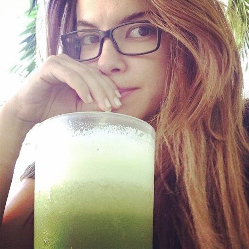 httpsluar_'s profile picture. Ah, meu caro, o amor só é bonito pra quem sabe amar...