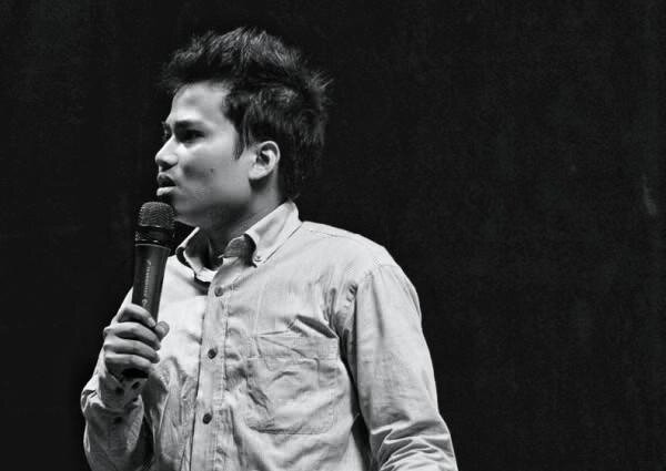 Follow aja dulu siapa tau kita JODOH | Manusia lucu dari Surabaya dgn suara cempreng @StandUpIndo_SBY | Support @arif_alfiansyah | #SUCI4
Surabaya - Indonesia