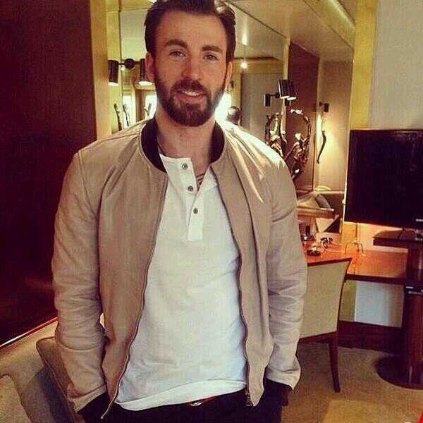 A girl in love with Chris Evans also known as Captain America!! Follow my other accounts @Lexa_power @Sharmanfan27!! -Alexis Xxx.