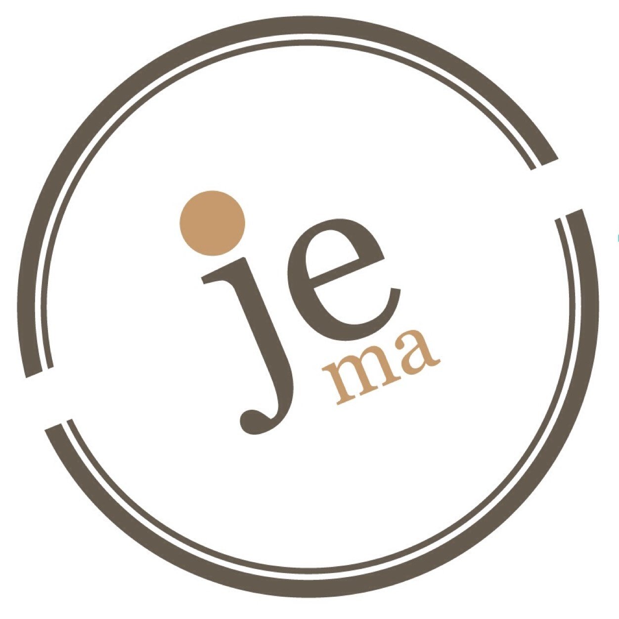 We are just an ordinary husband and wife who pursue our dreams.
This is us and our brand.
Proudly made in Indonesia.