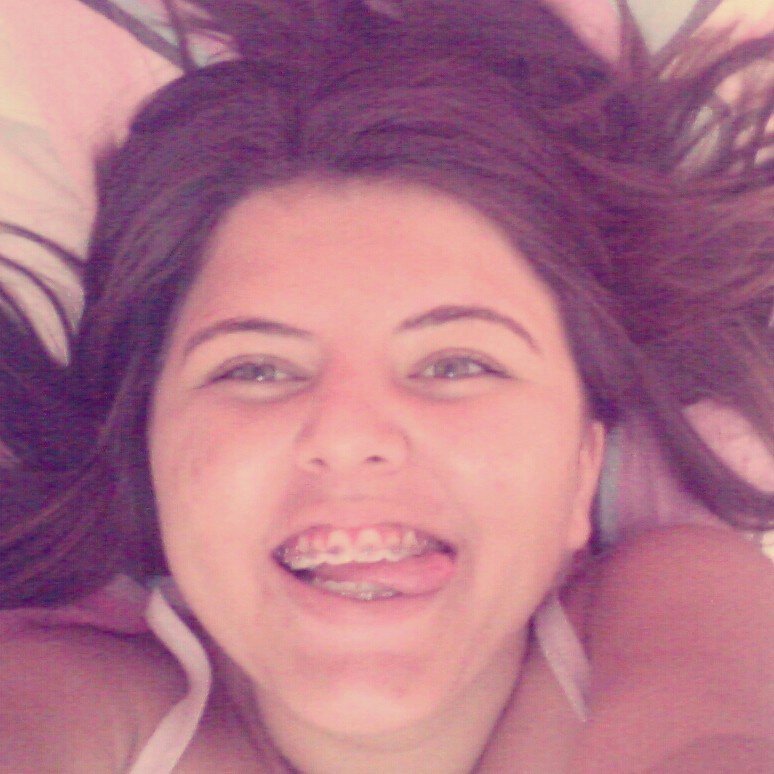 Natural de Sousa PB, estudante, 17 anos, Corinthiana, Estrovertida, Quer saber mais? só me seguindo pra descobrir!
