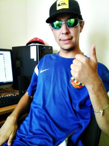 prazer Filipe Siqueira ! serei o garoto mais chato e feio que voce vai conhecer (: