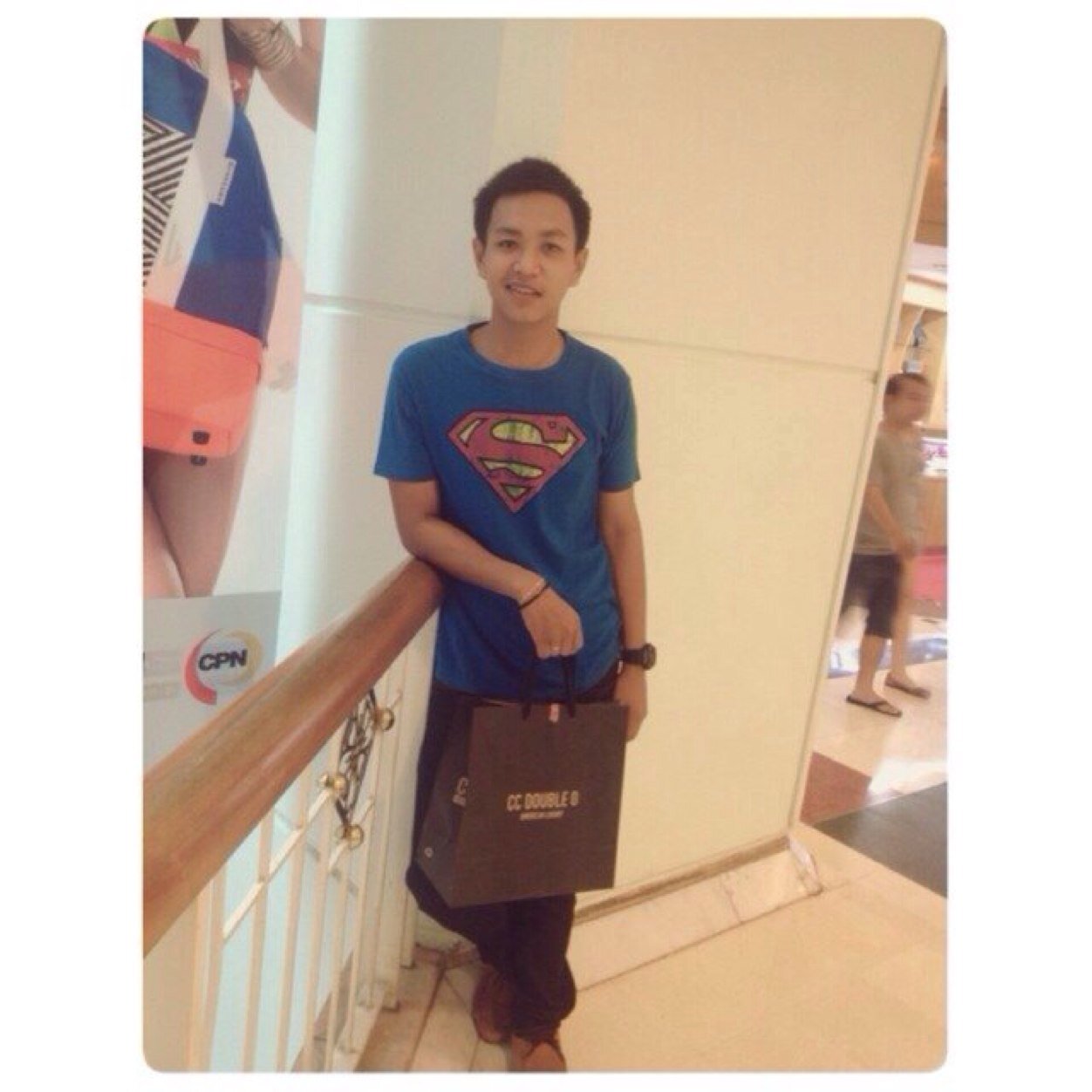 TheMooPond's profile picture. Name's Pond, I have friends here. I follow a lot of U follow Me, Me follow back. And talk on the ID LINE. Thepondzer. Thank u :)