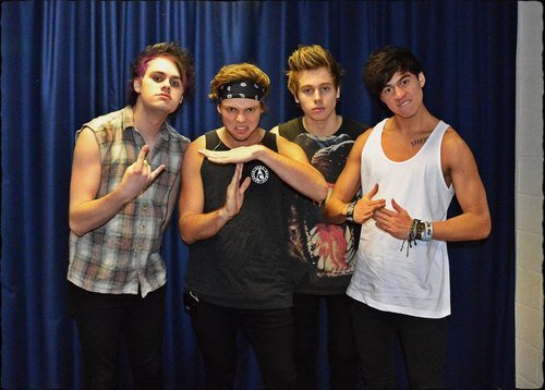 since I gave you a free follow, don't follow back but please follow my account @PizzaLuke5SOS thank youuuu x