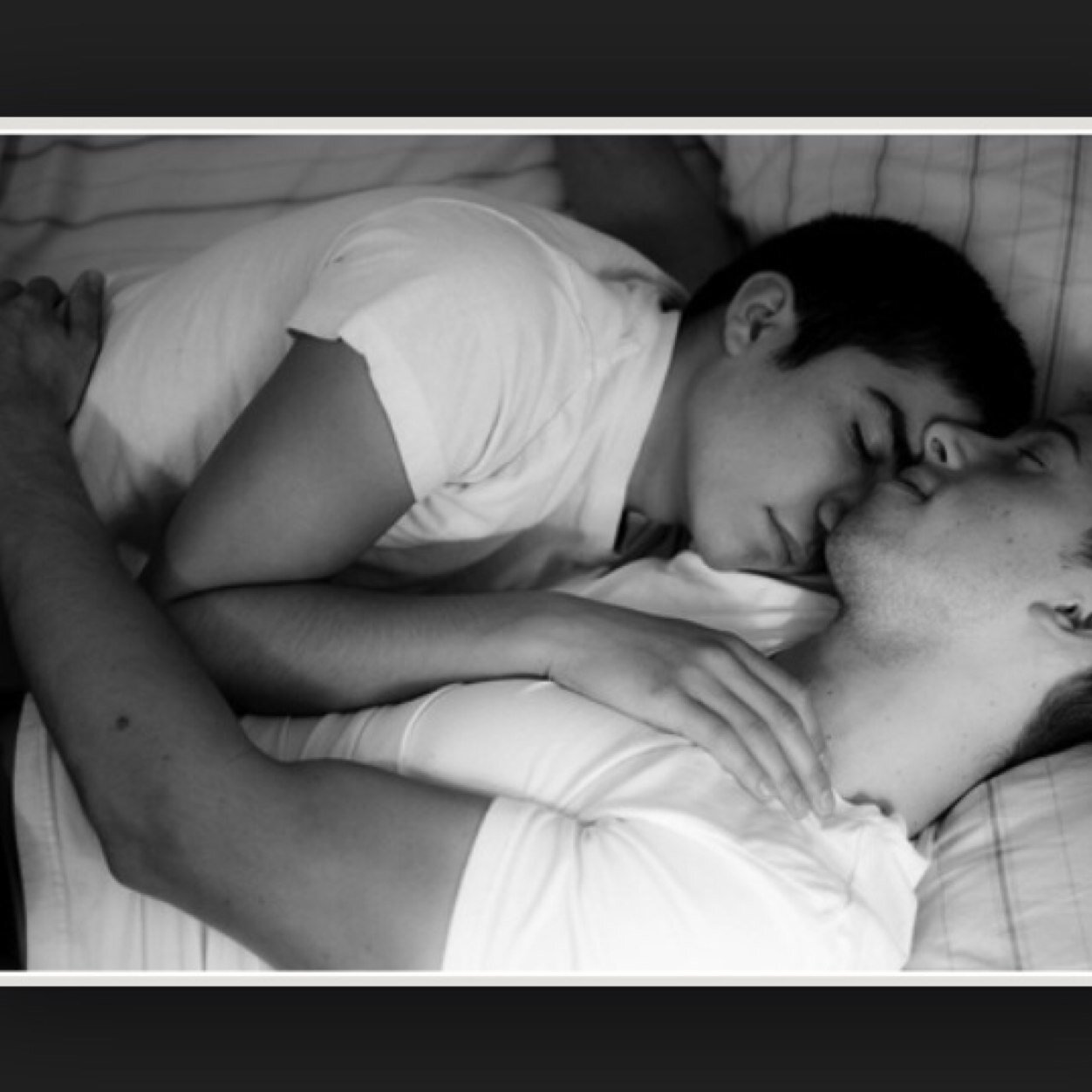 This page is for the homos and the people who support them ❤️❤️