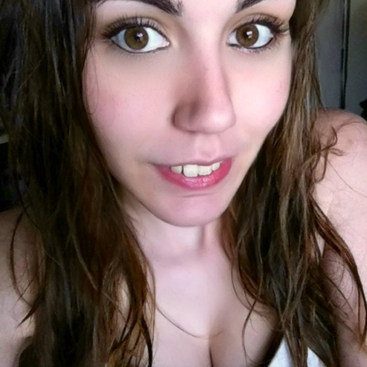 HeyyAlannah's profile picture. somewhere between i want it and i got it