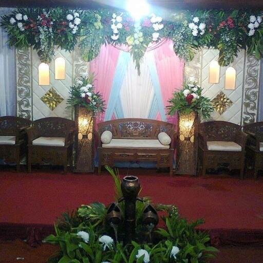 dewi clara wedding package & catering service. bisa berbagai event pernikahan, sunatan, ulang tahun,dll. penyewaan tenda dan alat2 catering.