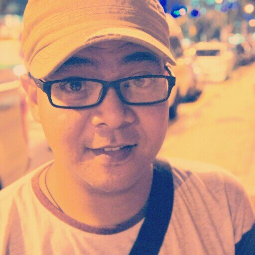 seorang perindu sepi yang sabar menanti