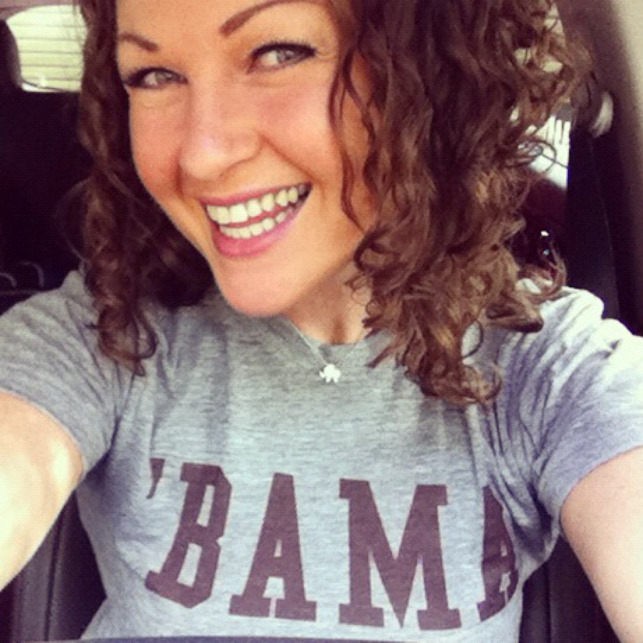 Mother & therapist. Loves being healthy, sunshine, compassion, kind people, craft beer, neatness, kale, coffee, Les Mills, Alabama football, dogs...and @rvrse.