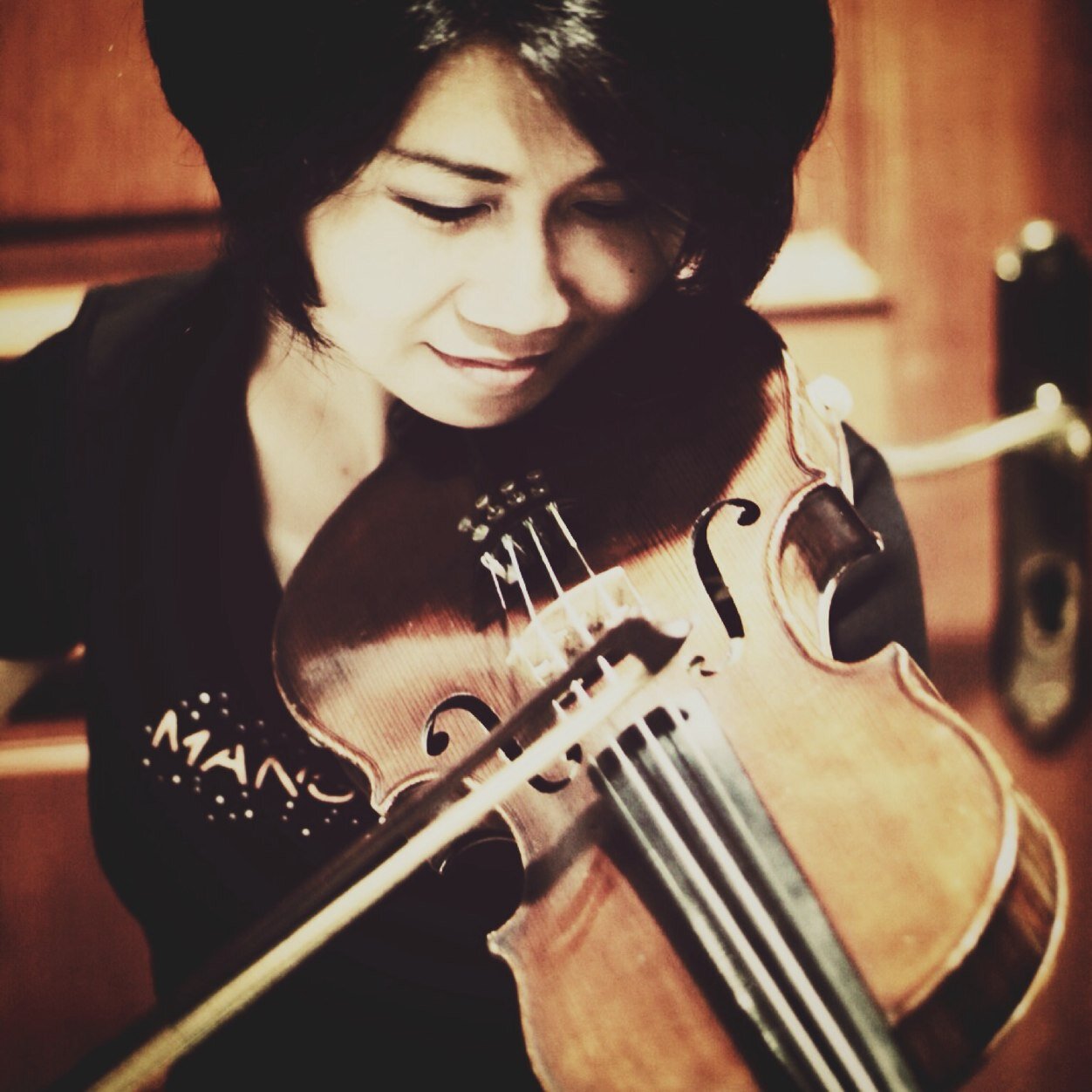 fanieaditya's profile picture. ”i am a mom of two girls, a musical dentist and amateur photographer “ fb : sadityavarna@yahoo.com