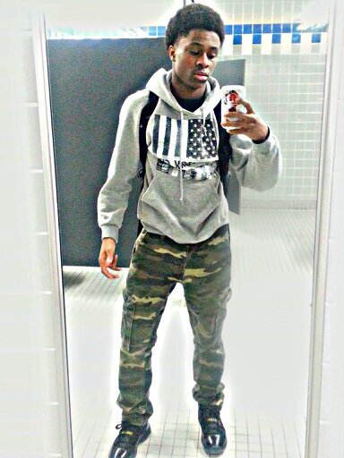 FOLLOW ME ON IG @10GLO17