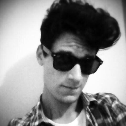 A vida me ensinou a nunca desistir. Nem ganhar, nem perder, mas procurar evoluir. Chorão (: