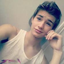 andrew18coreasS's profile picture. 