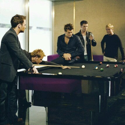 I love Westlife,Taylor swift,C Ronaldo,and so many many people ~~~A student of a High school…I love west countries~Ireland,England,America,etc...