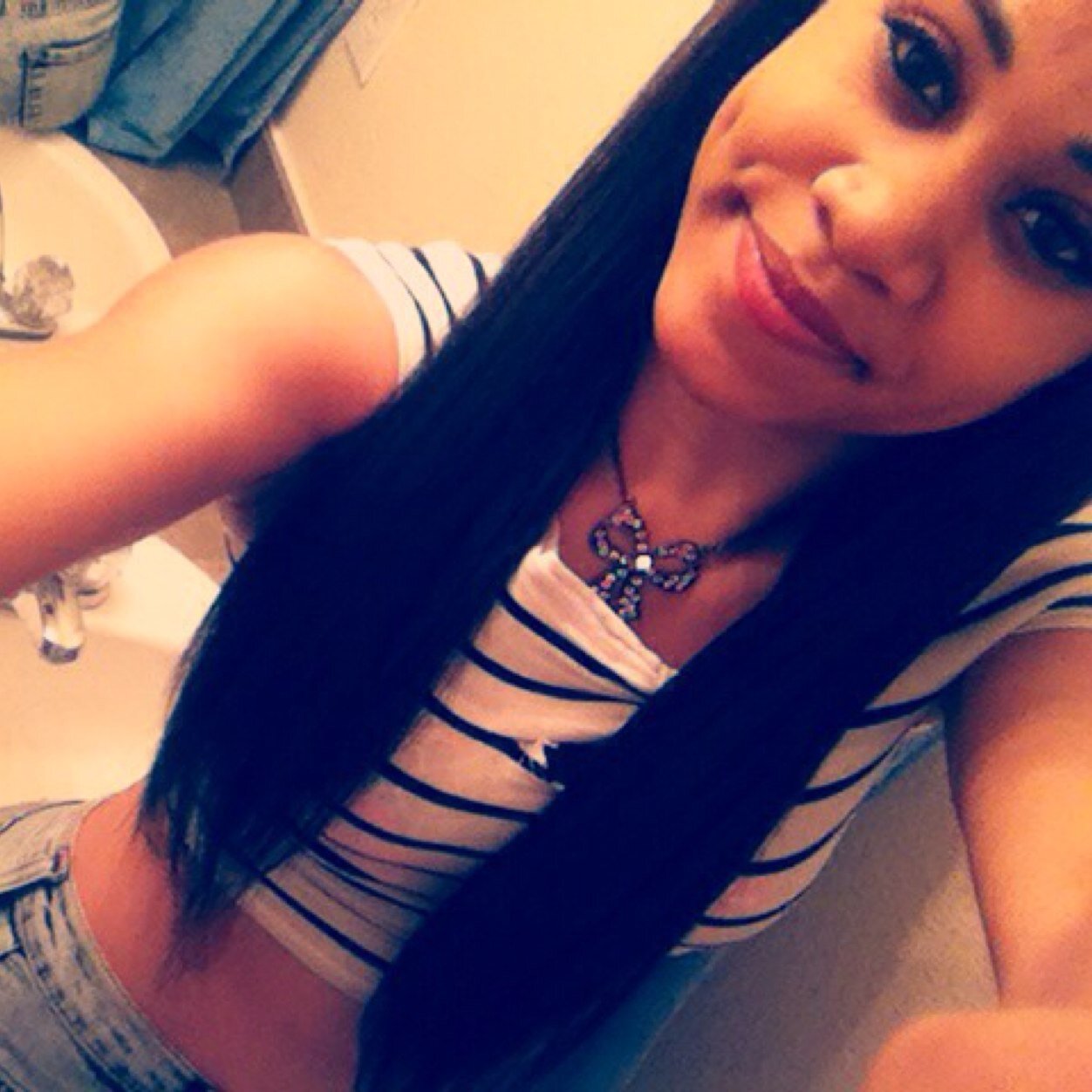 Follow Me And Ill Follow Back ' I Go To Judson H'S Im Puerto Rican And Black/YellaBone ☺️ I Love To Have A Good Ass Time And Im Taken