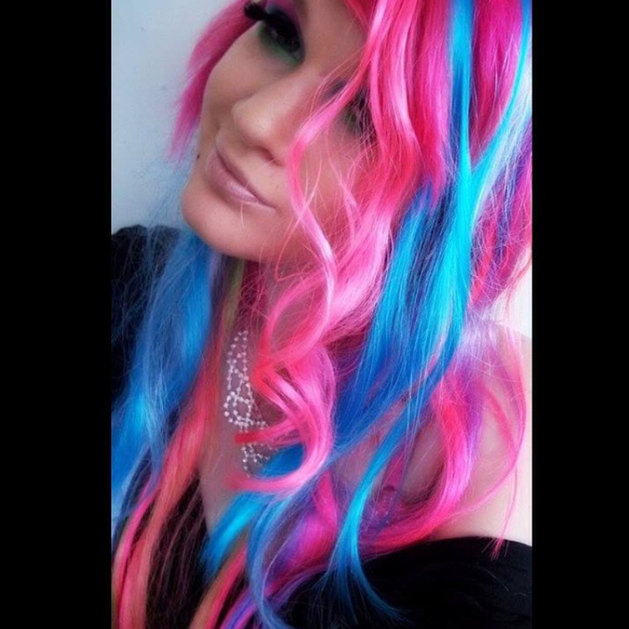 RegularCutter's profile picture. Just a dumb girl.