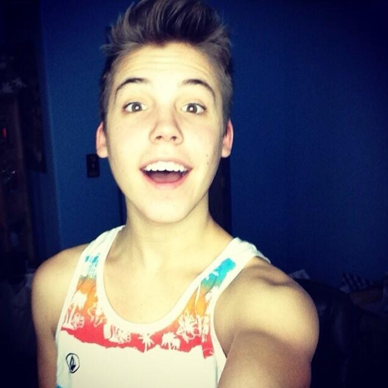 LilWhittemore's profile picture. Smile, and if you can't find a reason to. Do it for me:)