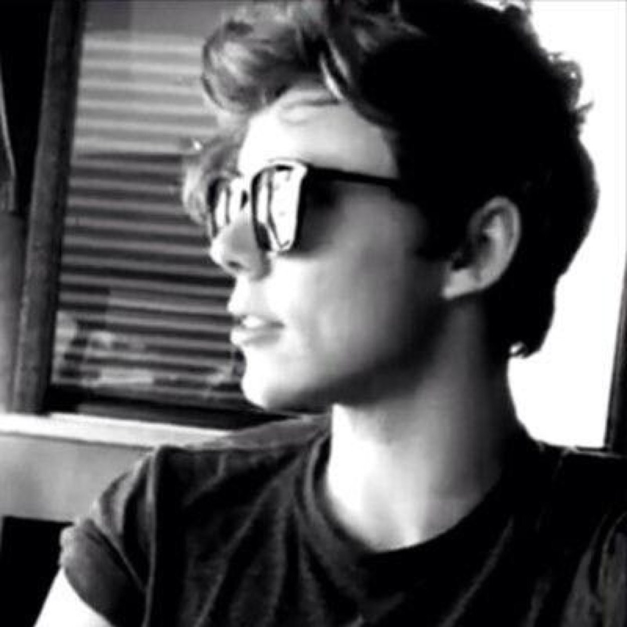 Lucy_1DSOS's profile picture. Backup for @1DSOS_Lucy. Just that girl who loves bands. xx