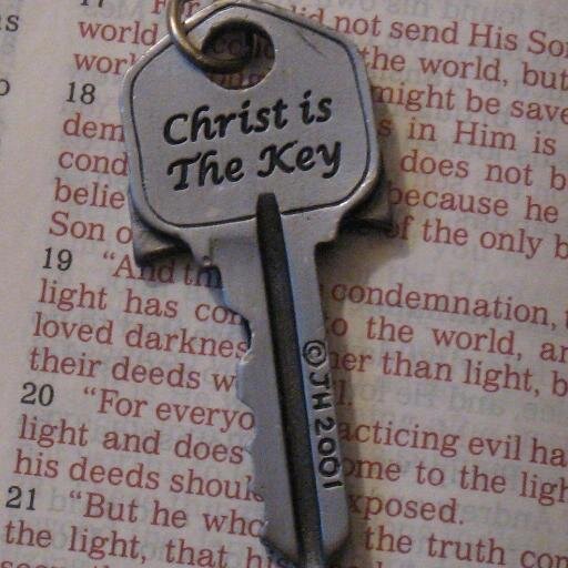 Sharing the Good News of Jesus Christ and encouraging Christians to tell others why 'Christ Is The Key' to their lives! Instapray: christisthekey