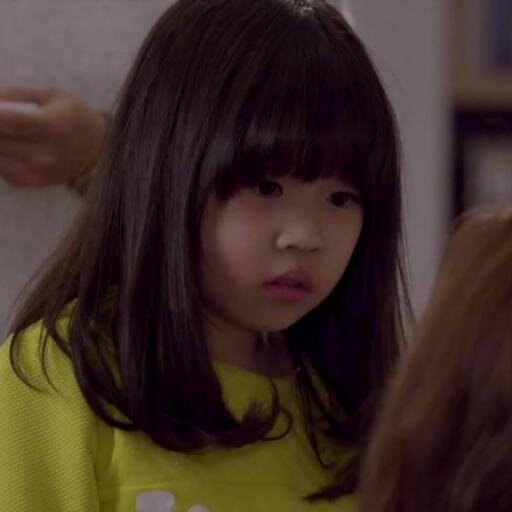 신영's first lady.