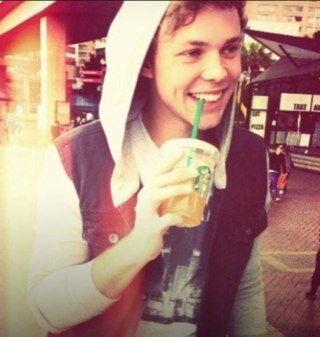 Ashton Irwin is my life i love you3