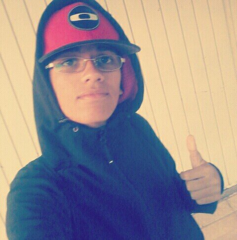 rebelde, desbocado,
revoltado e sem vergonha..
http://t.co/LoGJ9FOGeN