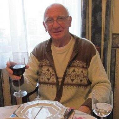 KrisPyrat's profile picture. Old IT person, philatelist,cook,
Three score years and ten and still going.
Citizen of the world, just like you.