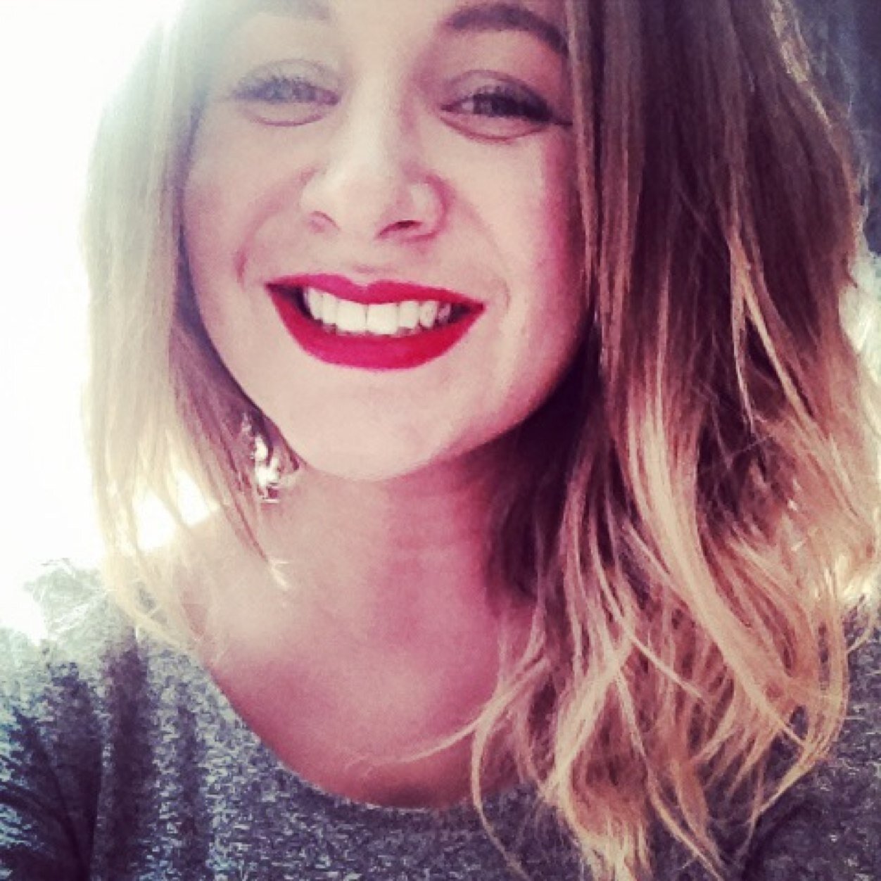 BarjonMargot's profile picture. Il y a un adage qui dit qu’on fait toujours du mal à ceux qu’on aime, mais on oublie de dire qu’on aime ceux qui nous font du mal.  2A44FA92