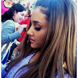 @justinbieber @ArianaGrande @ddlovato @taylorswift13 @edsheeran @selenagomez