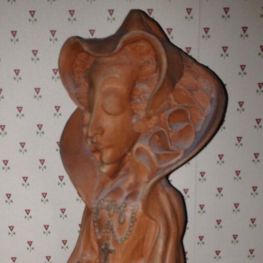 RetrolandUK's profile picture. Antique china, glass, pottery, books, mags, papers; movie, sports, ww2, royalty, motor memorabilia; event programmes, music cassettes, sheet music, etc.