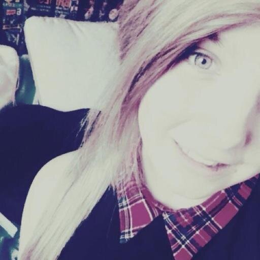 Follow Me&I'll Follow Back c: | I Love Black Veil Brides, Pierce The Veil, And My Chemical Romance c: | I Love Smokey Bacon Crisps !| I'm Weird c: |