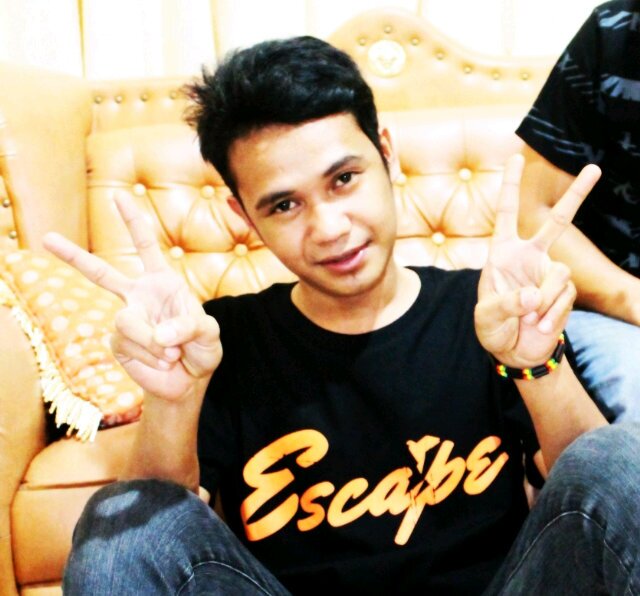 Muh.Awaluddin.Hasan.S.Kom.       Kolaka.  Pin : 27CD60C0.